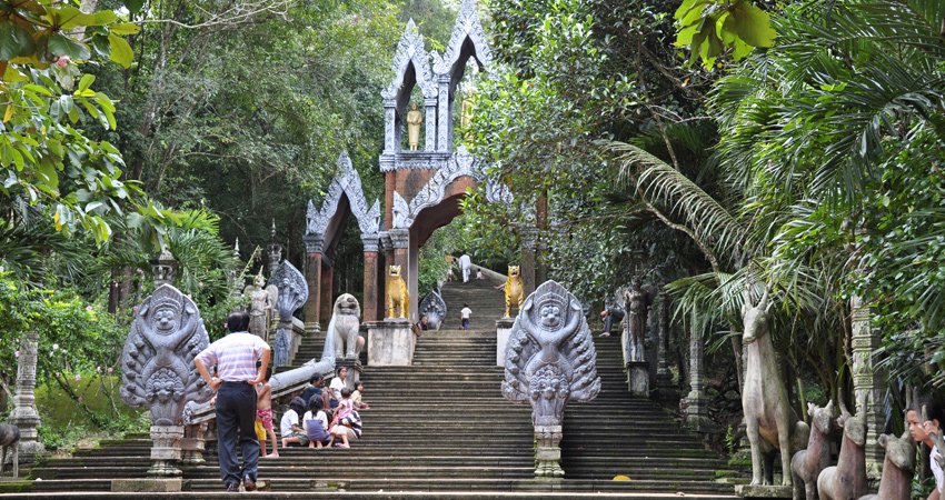 Full-Day Beng Mealea Remote temple, Phnom Kulen and 1000 Linga River Tour